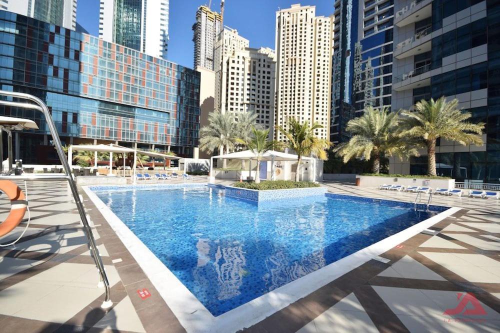 Cozy Marina & Sea View Apt In Bay Central Tower Dubai Marina With Modern Gym & Pool, Steps To Beach & Metro Buitenkant foto